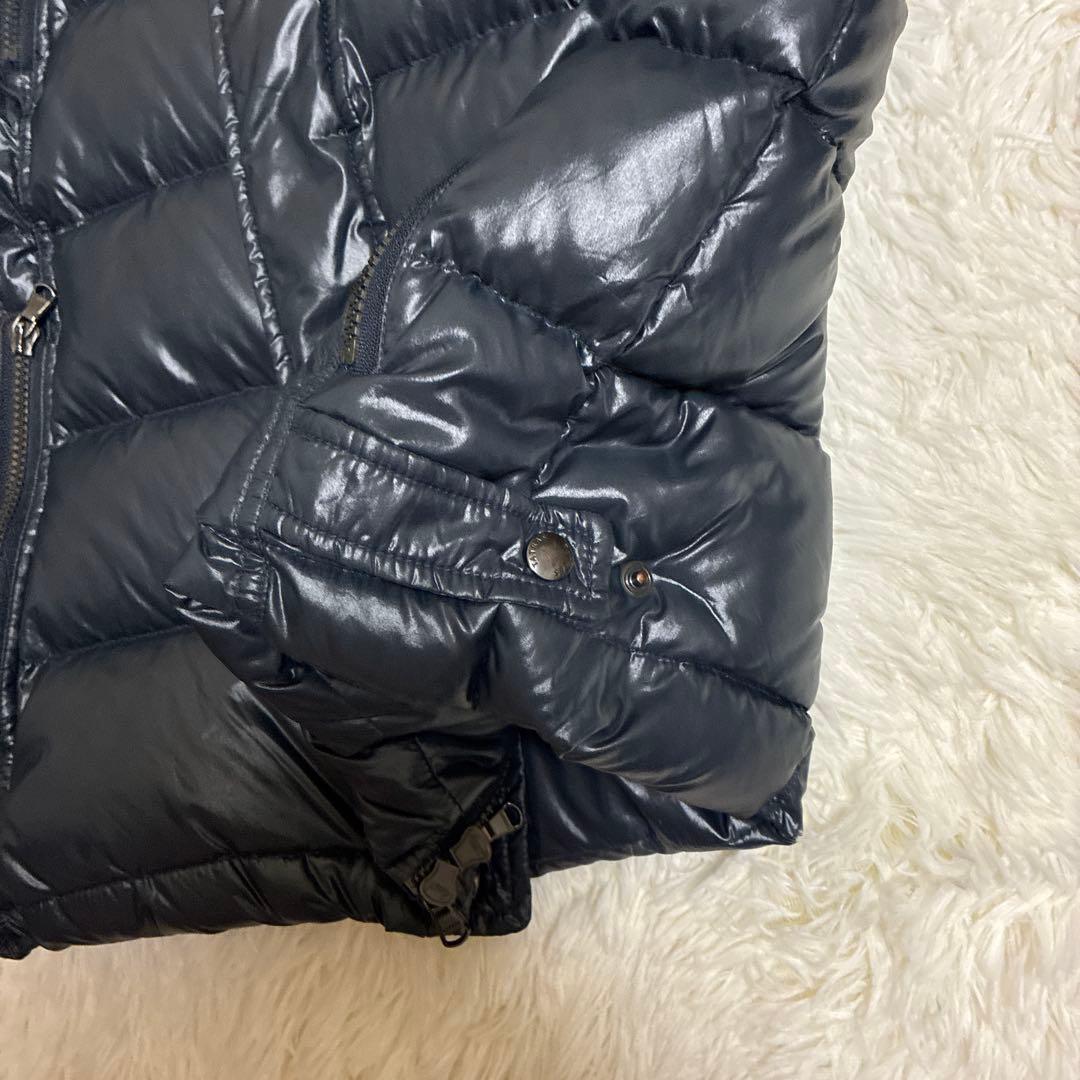 長髪です。タトラス　サルガス　ダウンジャケット L 光沢　ネイビー