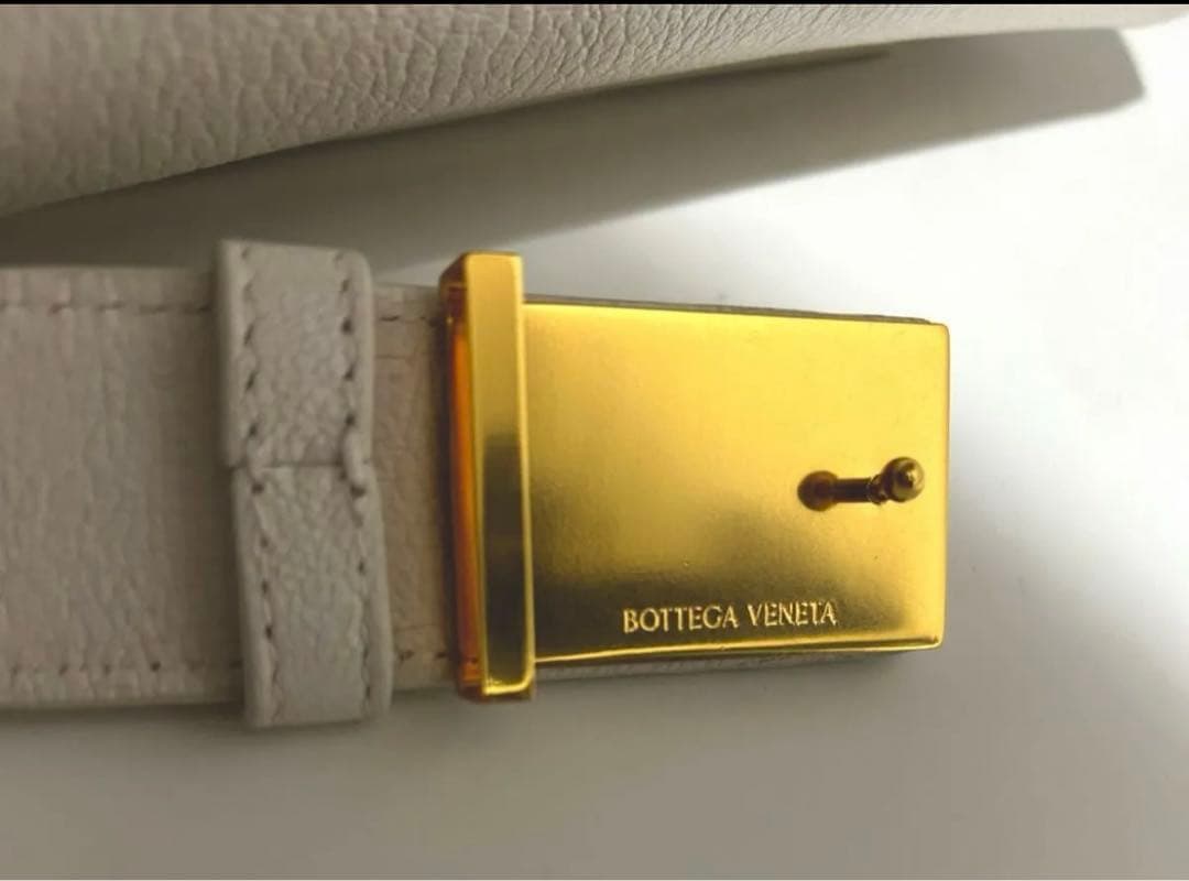 Bottega Veneta ウエストポーチ　ボディバッグ　ホワイト