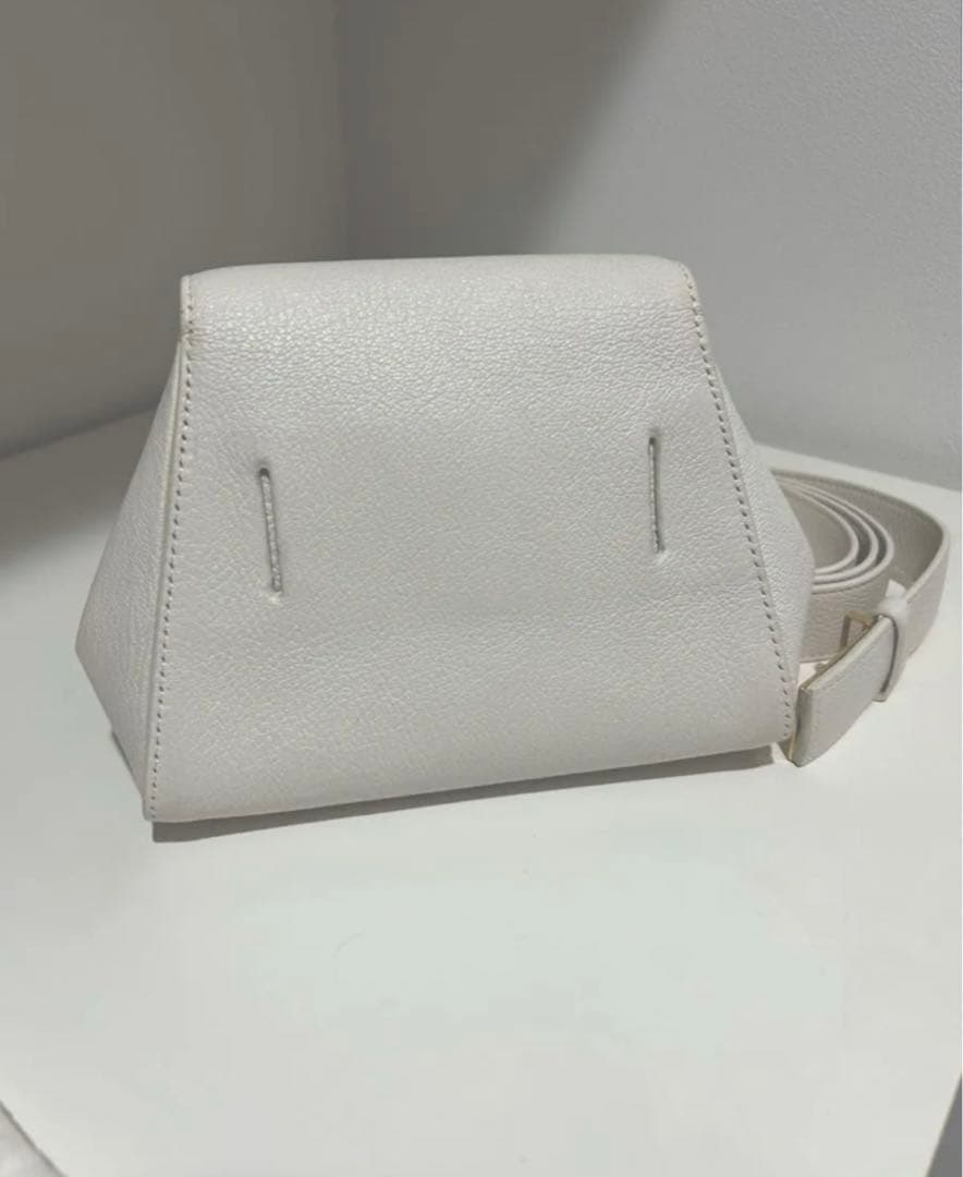 Bottega Veneta ウエストポーチ　ボディバッグ　ホワイト