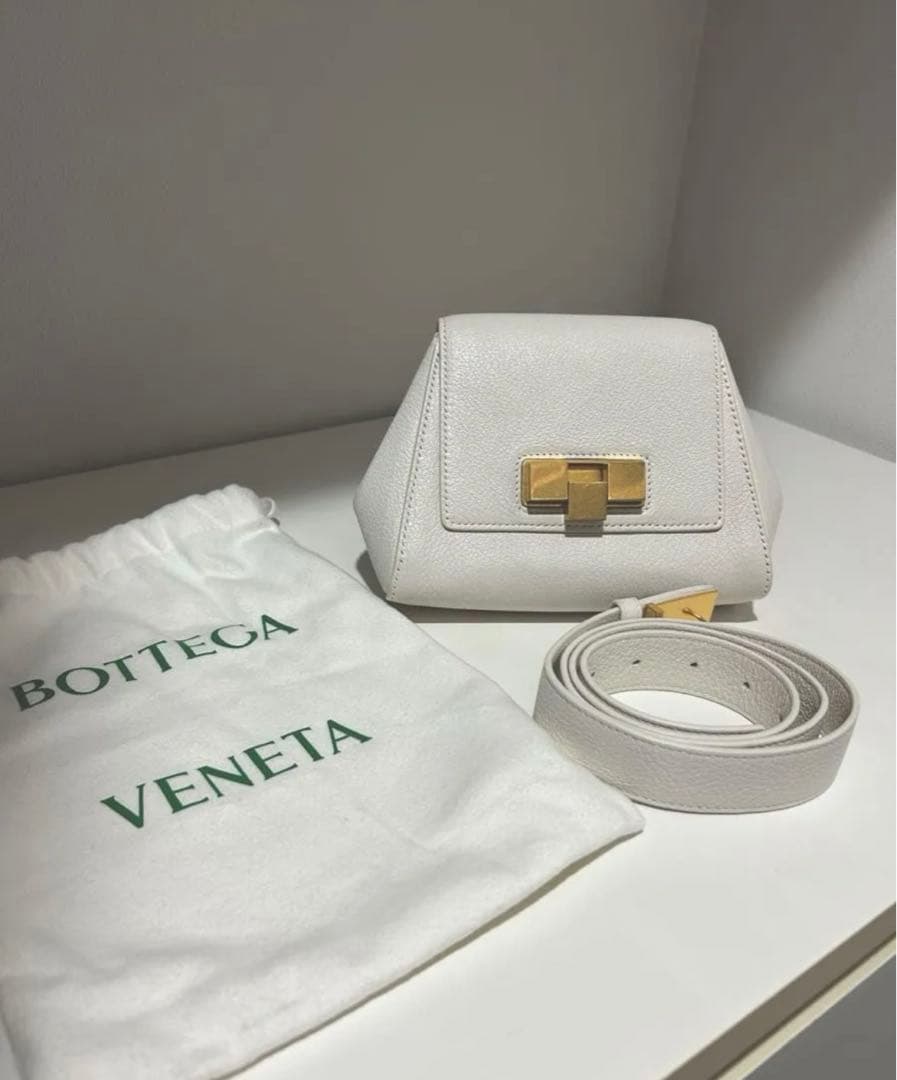 Bottega Veneta ウエストポーチ　ボディバッグ　ホワイト