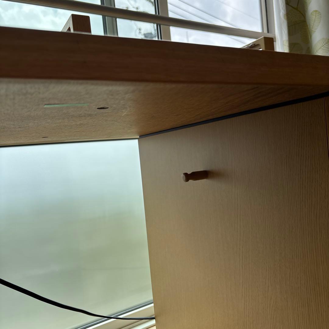 カリモク学習、机　　￼スパイオキッズ