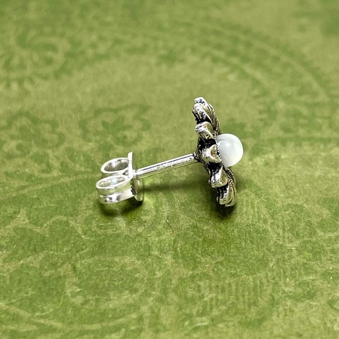 【極美品】グッチ　フラワーモチーフピアス片耳　燻加工　メンズ/レディース