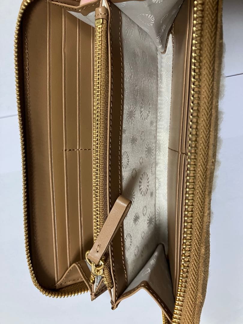 【☆UGG】スウェード財布