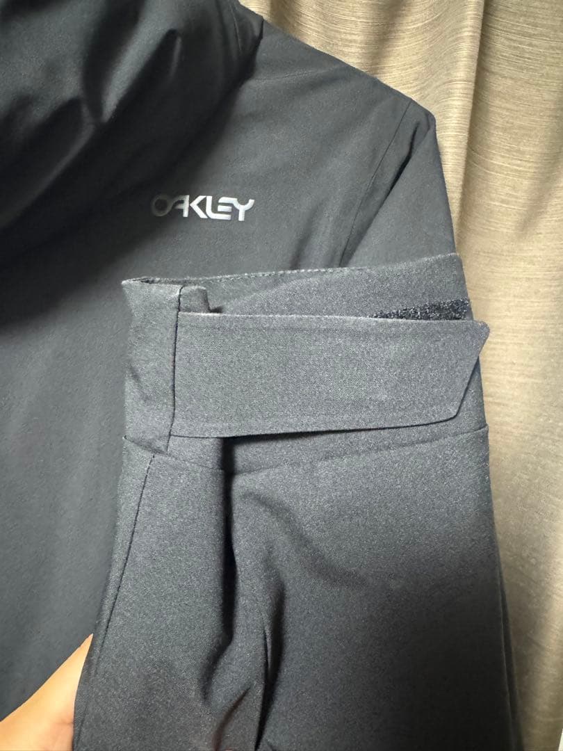Oakley ブラック フード付きジャケット