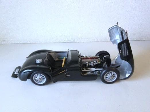 特価 AUTOart (1/18) ジャガー C-type