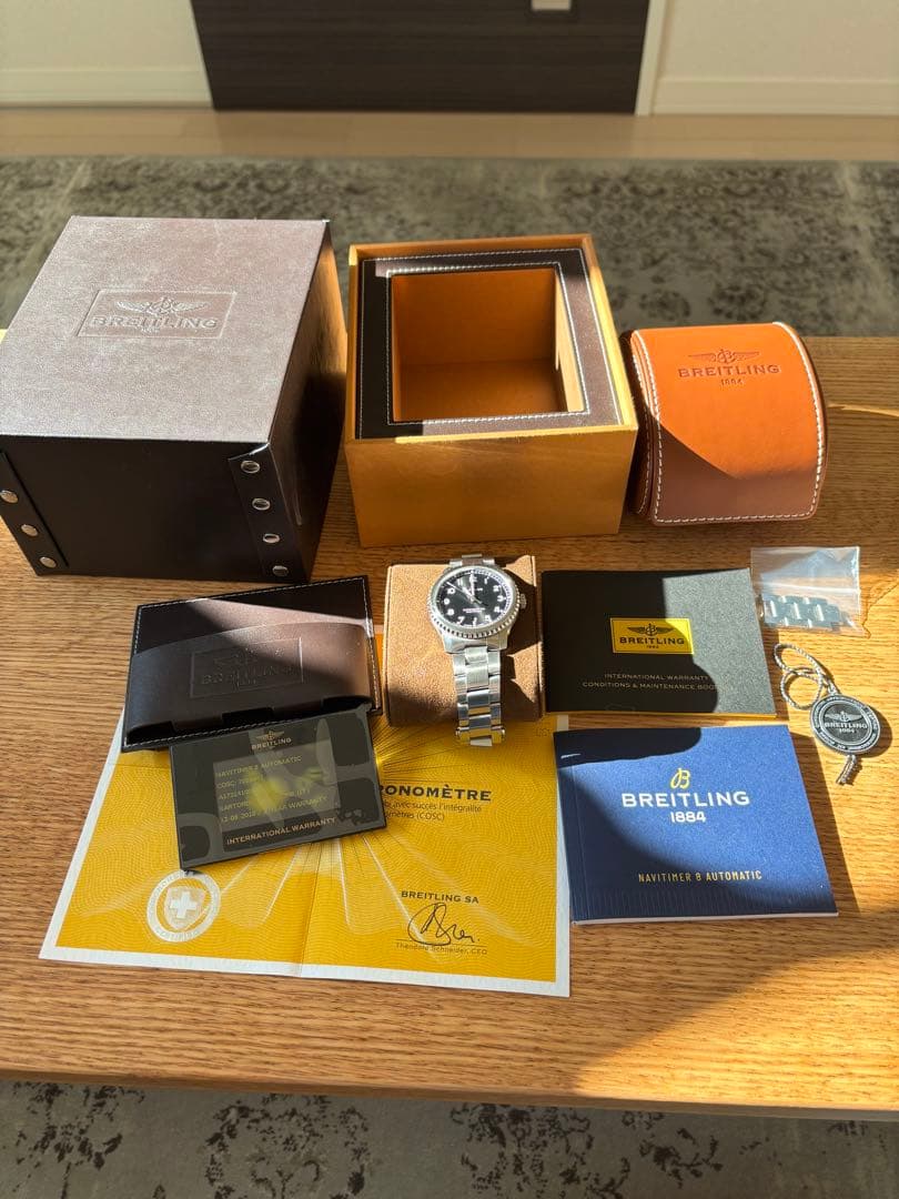 Breitling ナビタイマー8 自動巻 視認性抜群！どこか懐かしいレトロなパイロットウォッチ「ナビタイマー