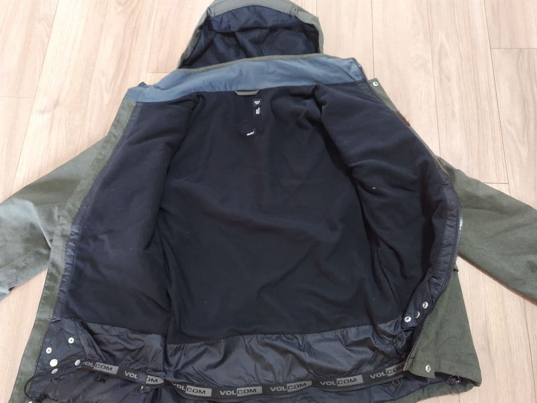 ボルコム（VOLCOM）メンズジャケット　Mサイズ