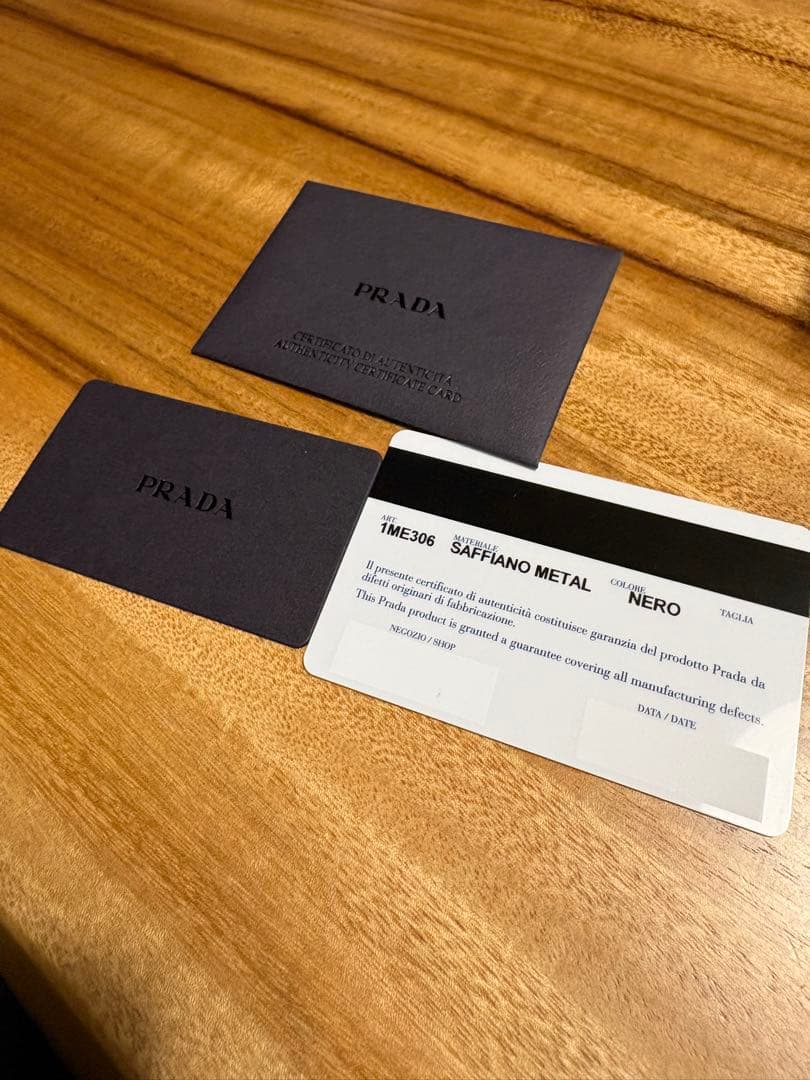 s*s様 PRADA ブラック 長財布