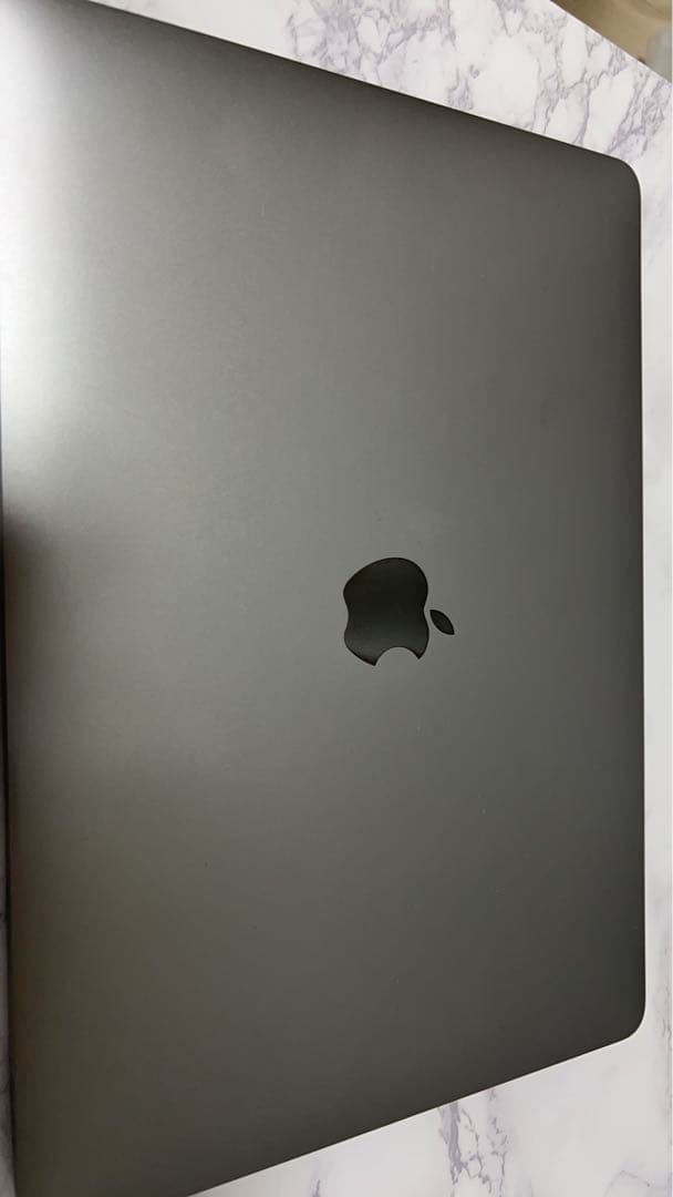 MacBook Pro 13. 2021年購入