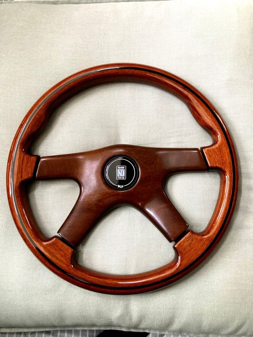 ナルディ（NARDI）のGARA（ガラ）当時物BOSS付