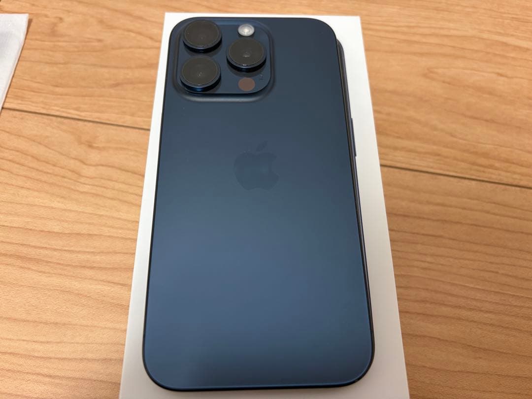Apple iPhone 15 Pro 256GB ブルーチタニウム