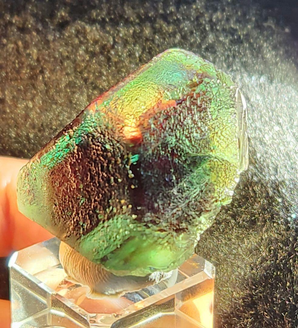 エロンゴ産バイカラーフローライトキューブNo1309