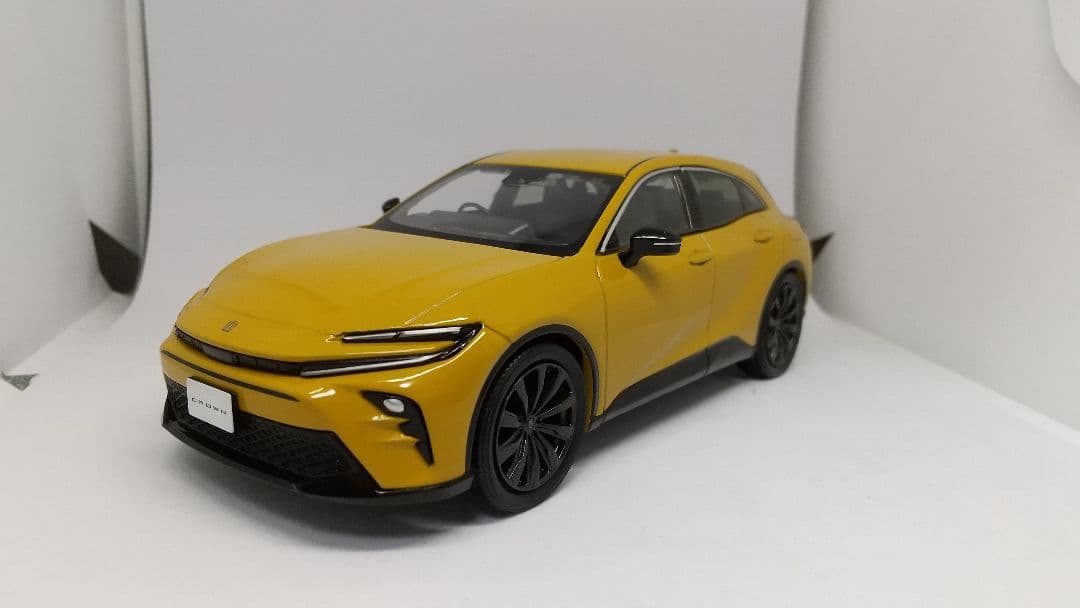 カラーサンプル ミニカー クラウンスポーツ - メルカリ