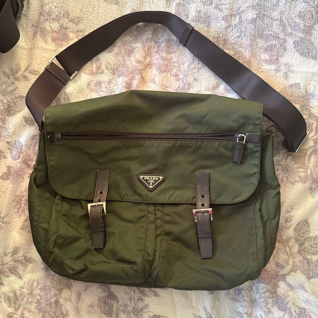 Prada オリーブグリーン ショルダーバッグ