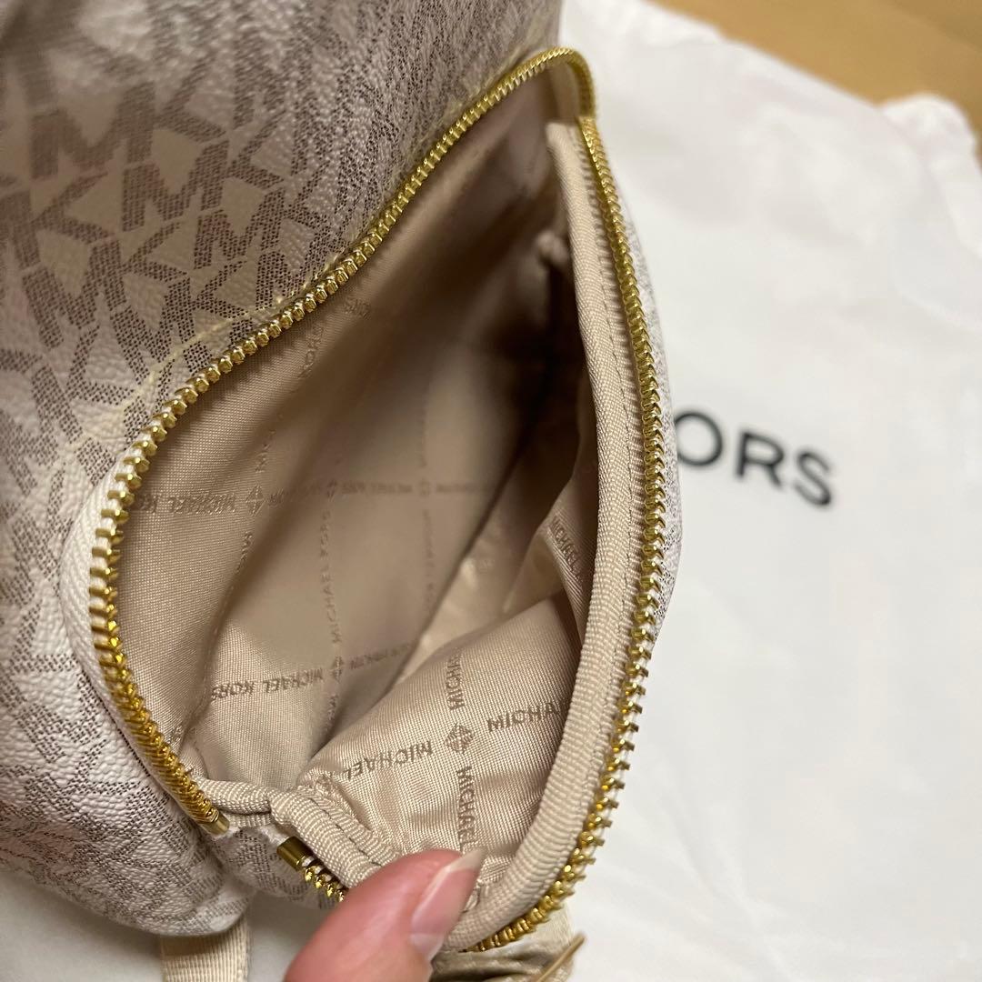 新品未使用　マイケルコース コンバーチブル バックパック スモール　ホワイト