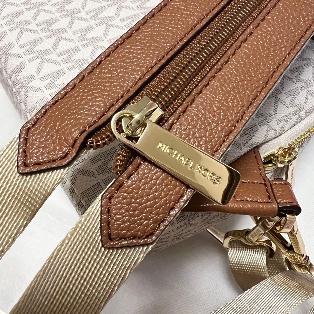 新品未使用　マイケルコース コンバーチブル バックパック スモール　ホワイト