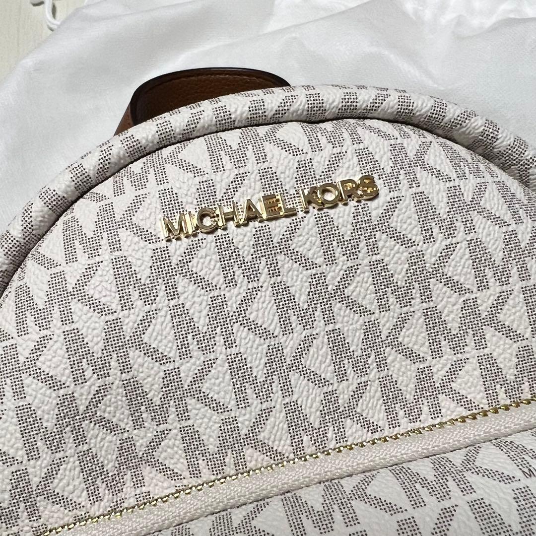 新品未使用　マイケルコース コンバーチブル バックパック スモール　ホワイト