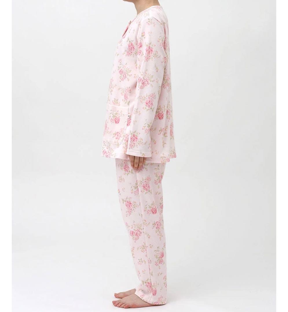 Wacoal パジャマ　あったか素材　長袖長ズボン　花柄 SPサイズ