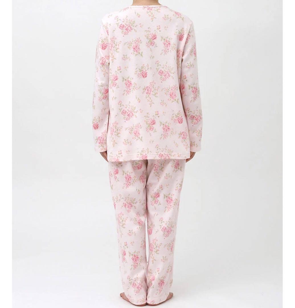 Wacoal パジャマ　あったか素材　長袖長ズボン　花柄 SPサイズ