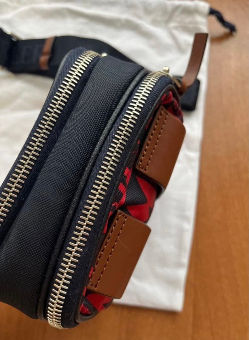 は*な様 モンクレール ショルダーバッグ ボディバッグ 斜め掛け MONCLER