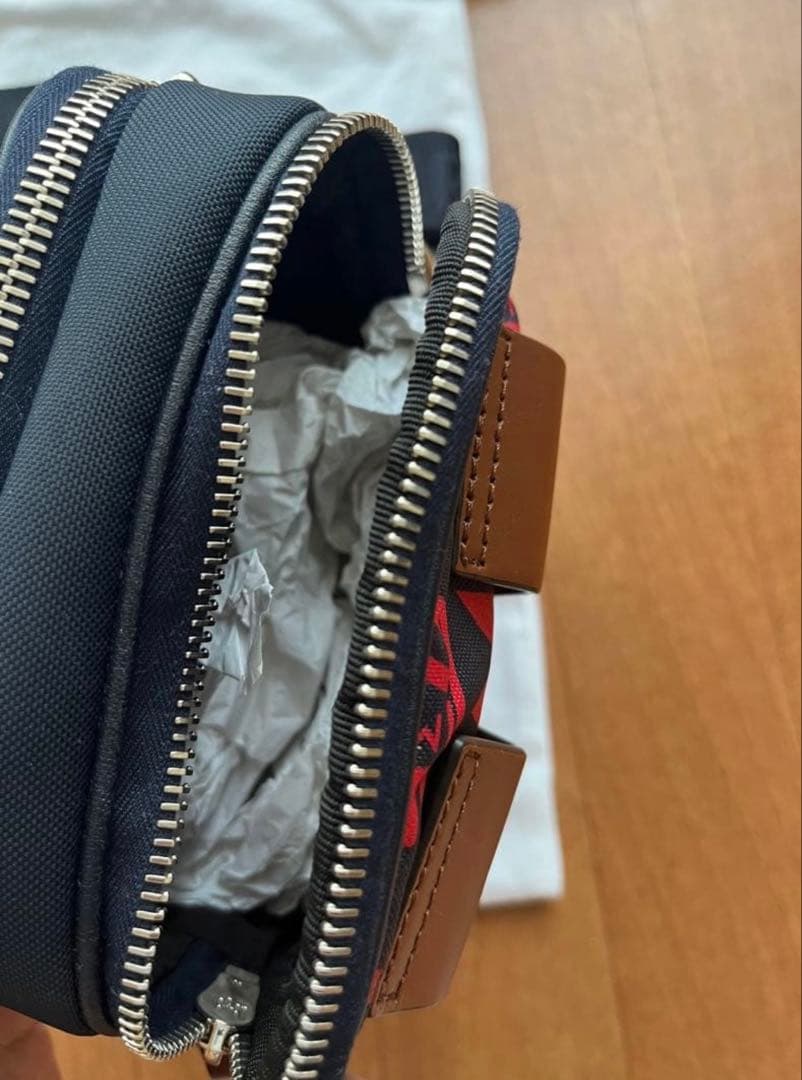 は*な様 モンクレール ショルダーバッグ ボディバッグ 斜め掛け MONCLER