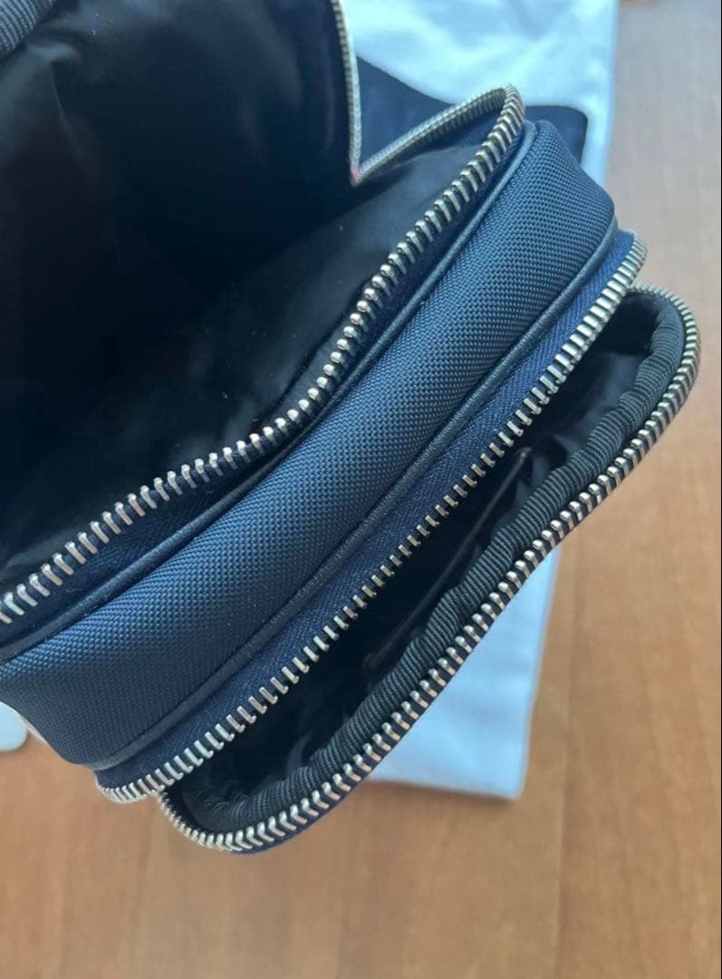 は*な様 モンクレール ショルダーバッグ ボディバッグ 斜め掛け MONCLER