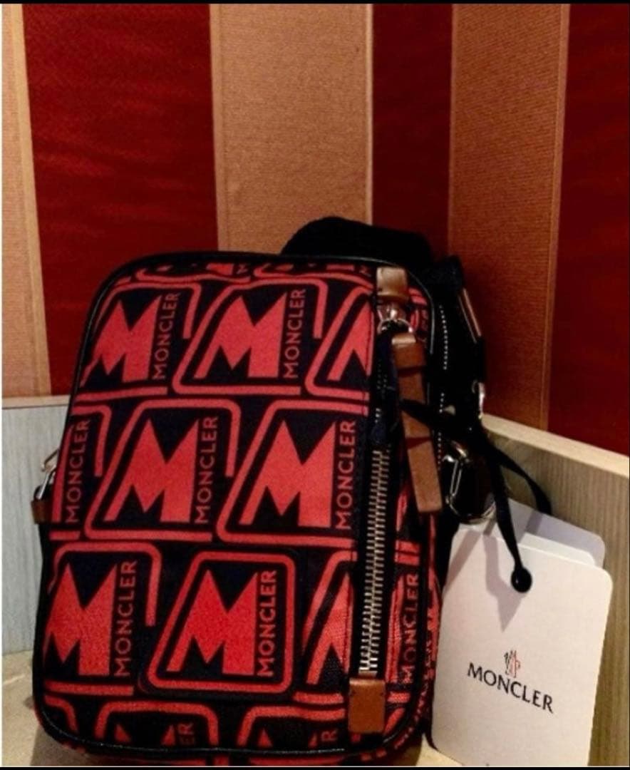 は*な様 モンクレール ショルダーバッグ ボディバッグ 斜め掛け MONCLER