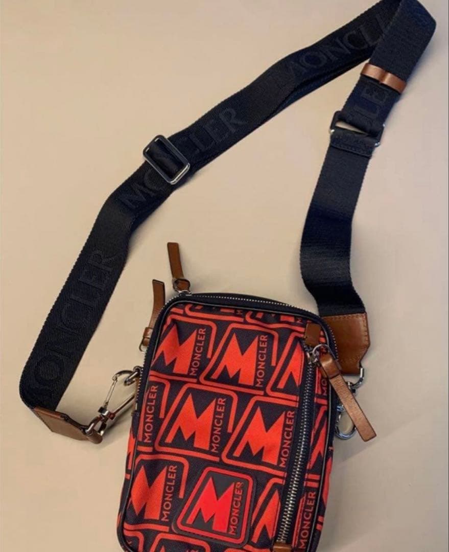 は*な様 モンクレール ショルダーバッグ ボディバッグ 斜め掛け MONCLER
