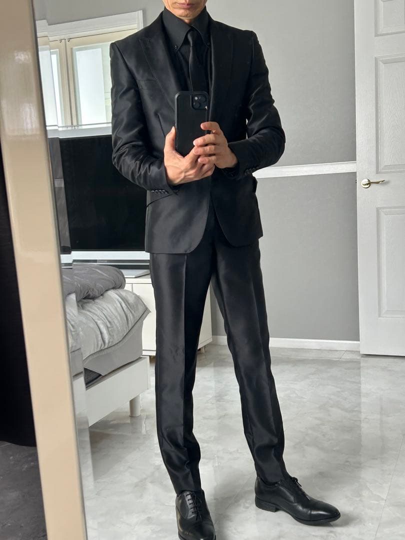 VANQUISH XS165cm 55kg前後に合うス 黒いスリムフィットスーツ