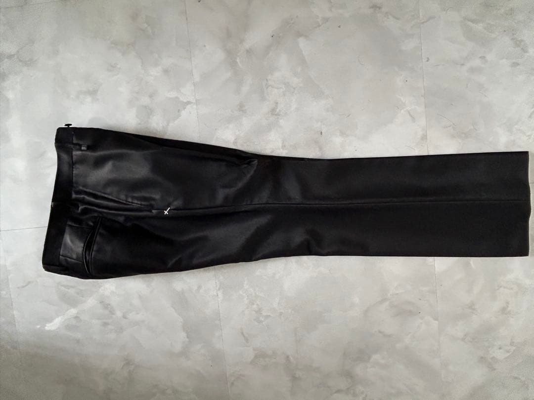 VANQUISH XS165cm 55kg前後に合うス 黒いスリムフィットスーツ