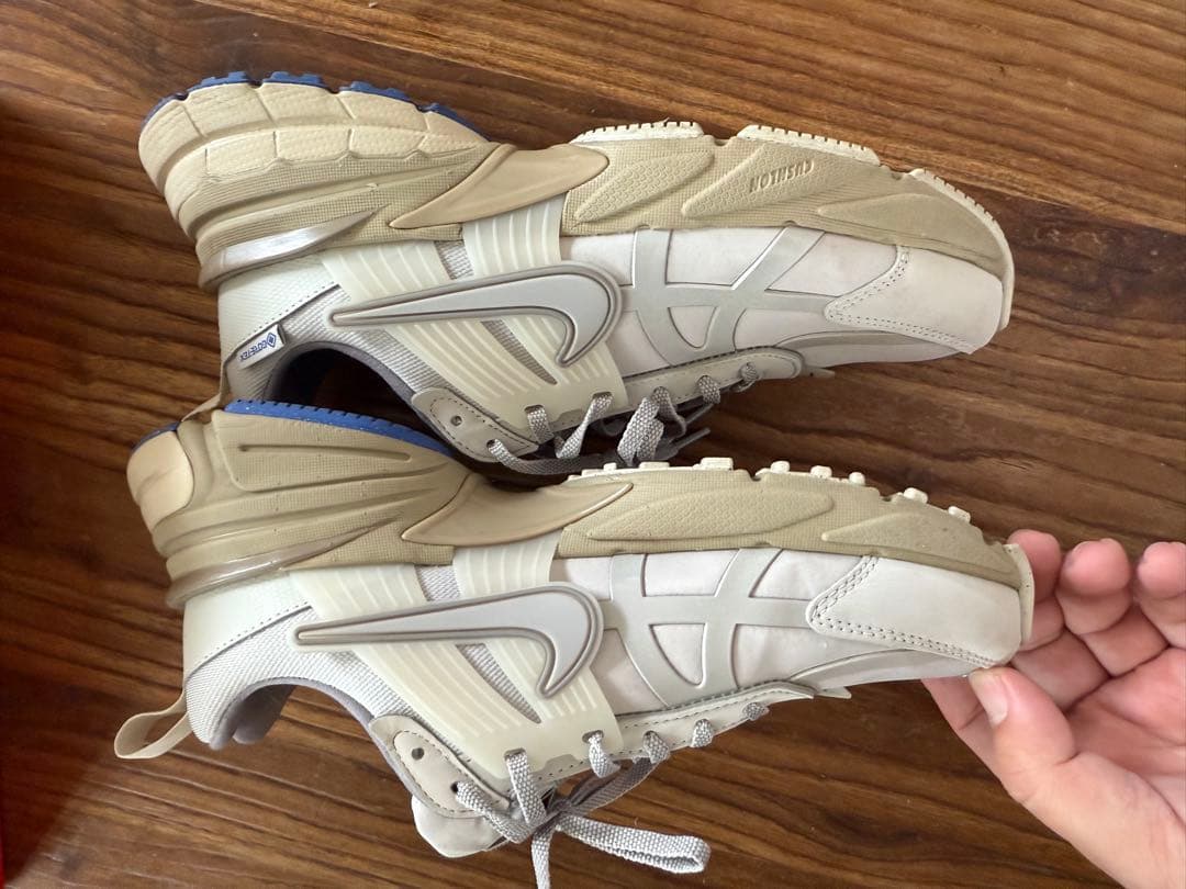 靴 W NIKE V2K RUN GTX 23.5cm