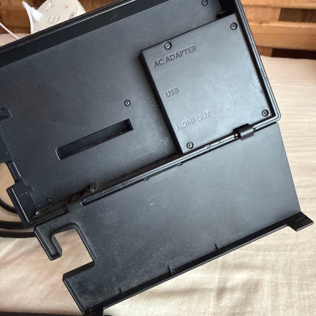 d*7様 Nintendo Switch 本体 ひび割れあり