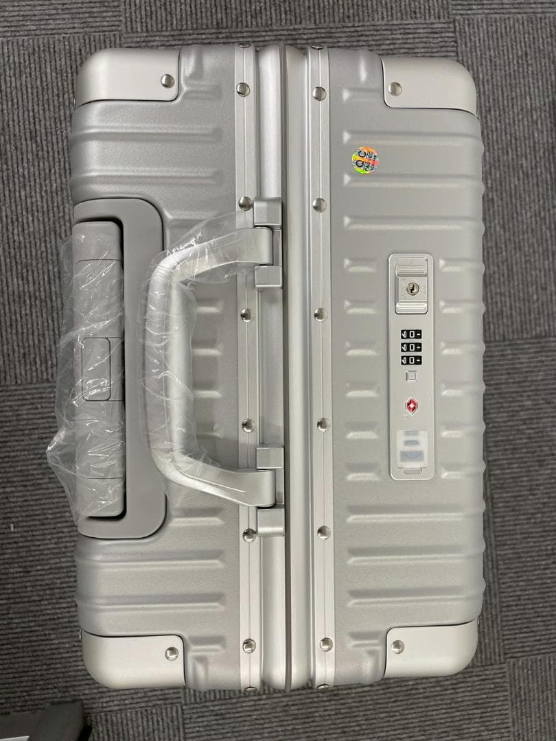 リベティ多機能キャリーケース【マットシルバーSサイズ】78 バッグ