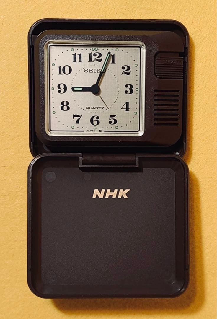1981年製seiko昭和レトロNHKロゴトラベルウォッチ携帯時計セイコー