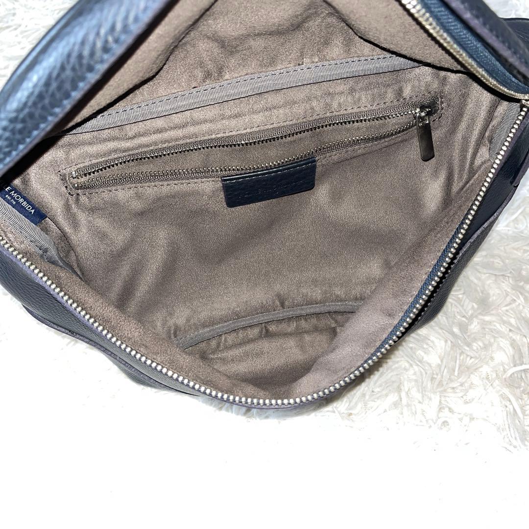 未使用✨ペッレモルビダ　ボディバッグ　メイデンボヤージュ　ネイビー　レザー　紺色