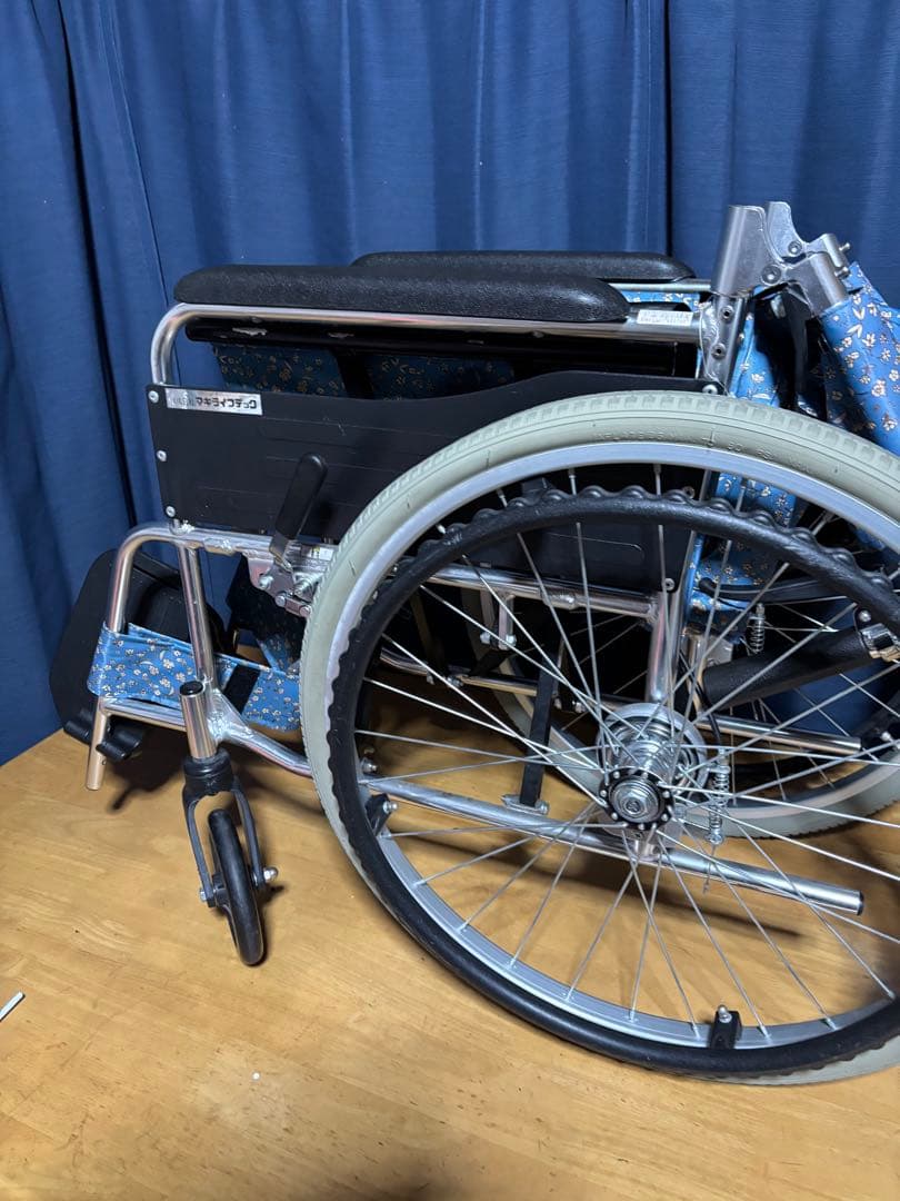 介助式車椅子　マキライフテック車いす