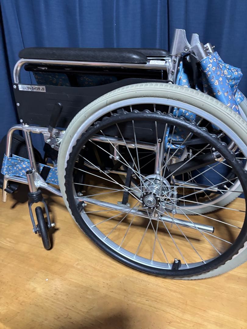 介助式車椅子　マキライフテック車いす