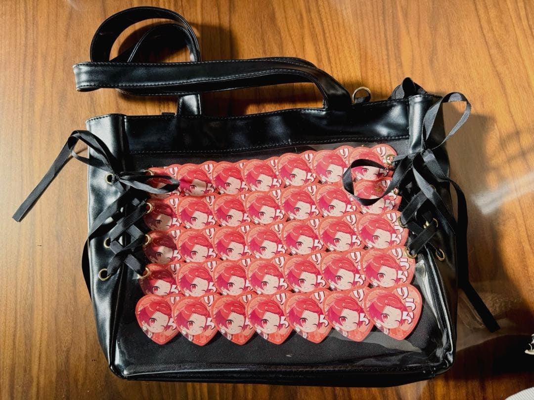 美品 いれいす りうら 痛バック 缶バッジ - メルカリ