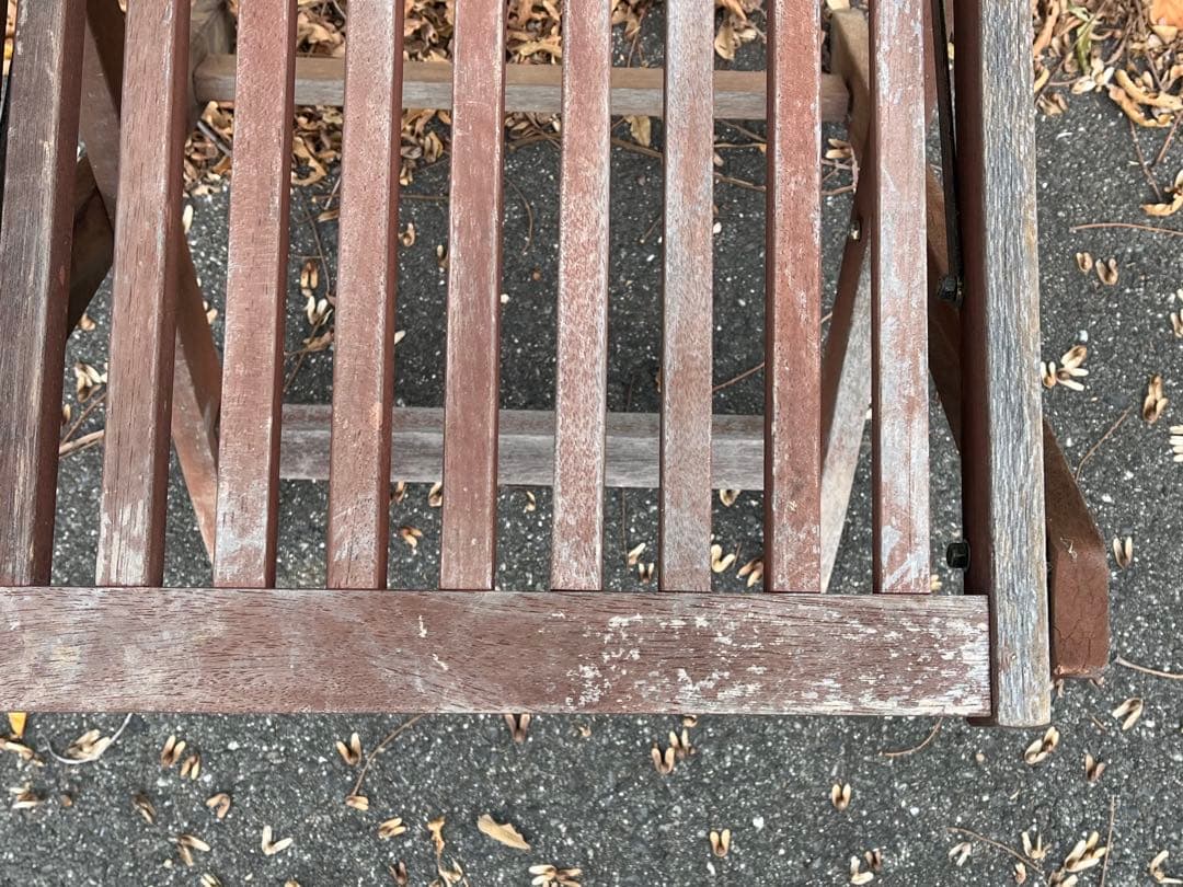 b）ヴィンテージ・ポピュラー折りたたみチェア 木製折りたたみチェア