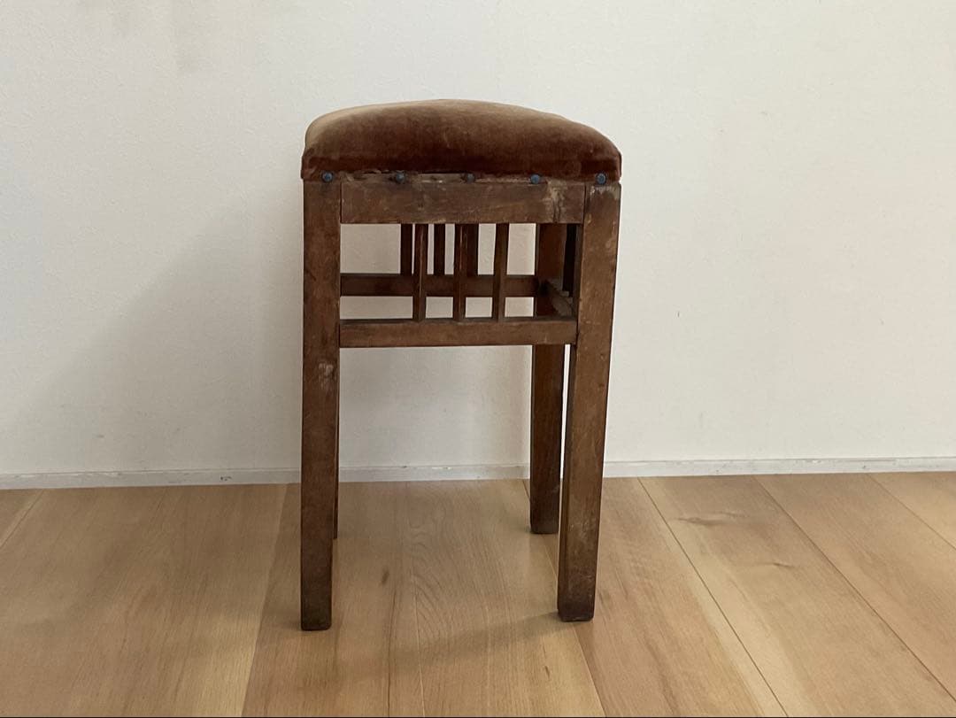 ヴィンテージ　アンティークスツール　透かし三本梯子　椅子　古道具