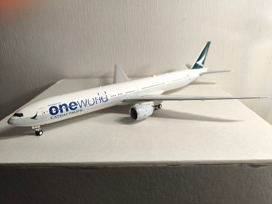 inflight 1/200キャセイパシフィック 777-300ER B-KQL - メルカリ