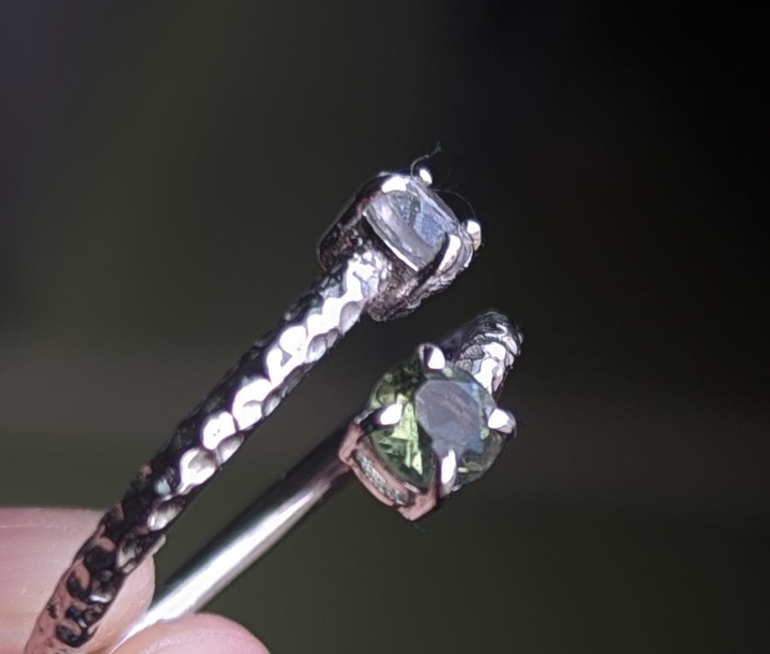 値下げ リングおまけ付き【希少極美】モルダバイトボタンタイプブレスレット