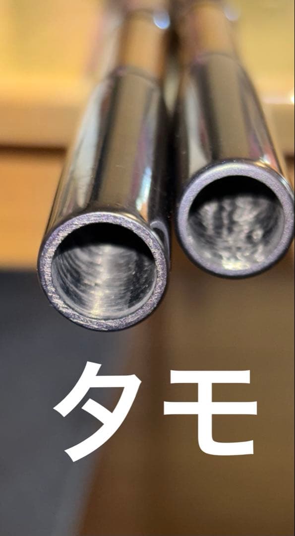 ヘラブナ竿掛けとタモの柄。