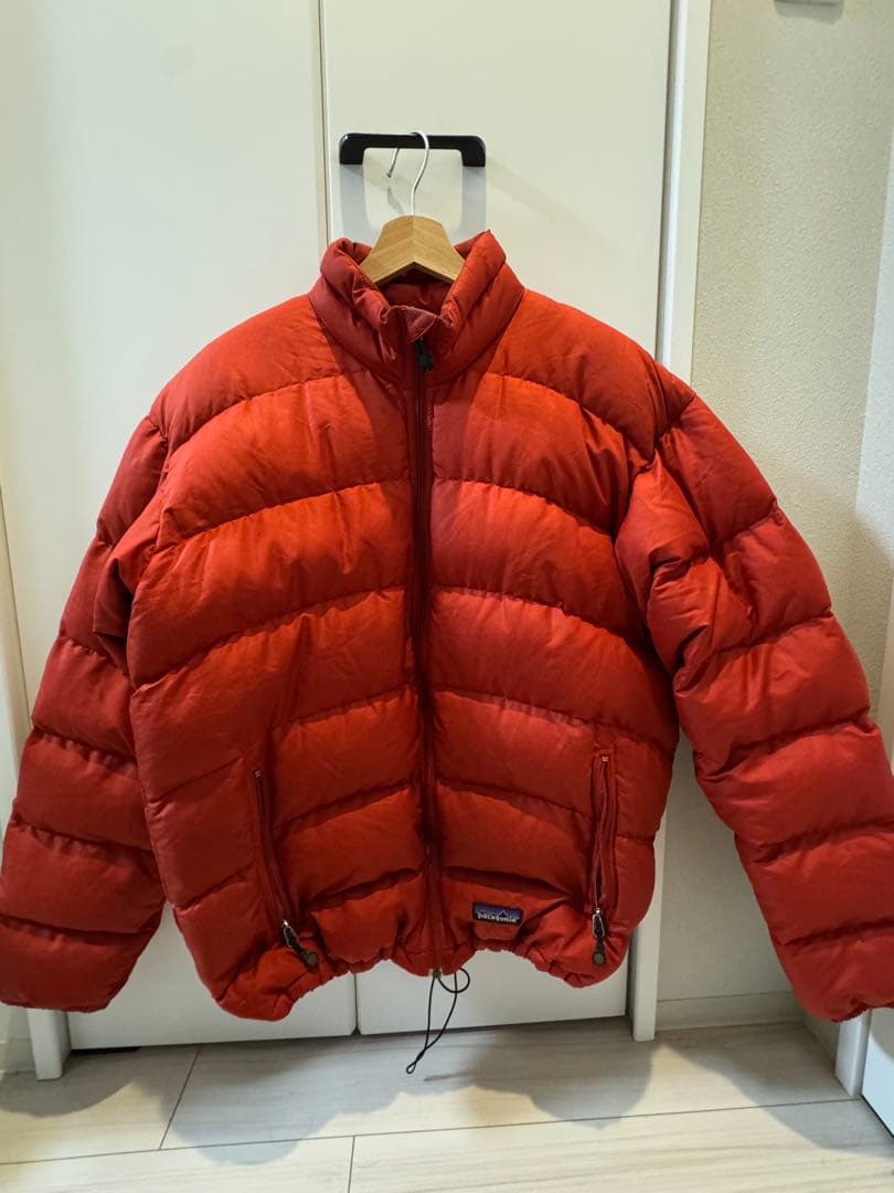 patagonia ダウンジャケット 赤