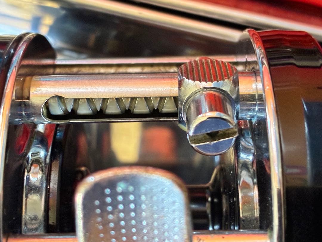 ABUアンバサダー5600C オールド 赤ベロ　FN770400