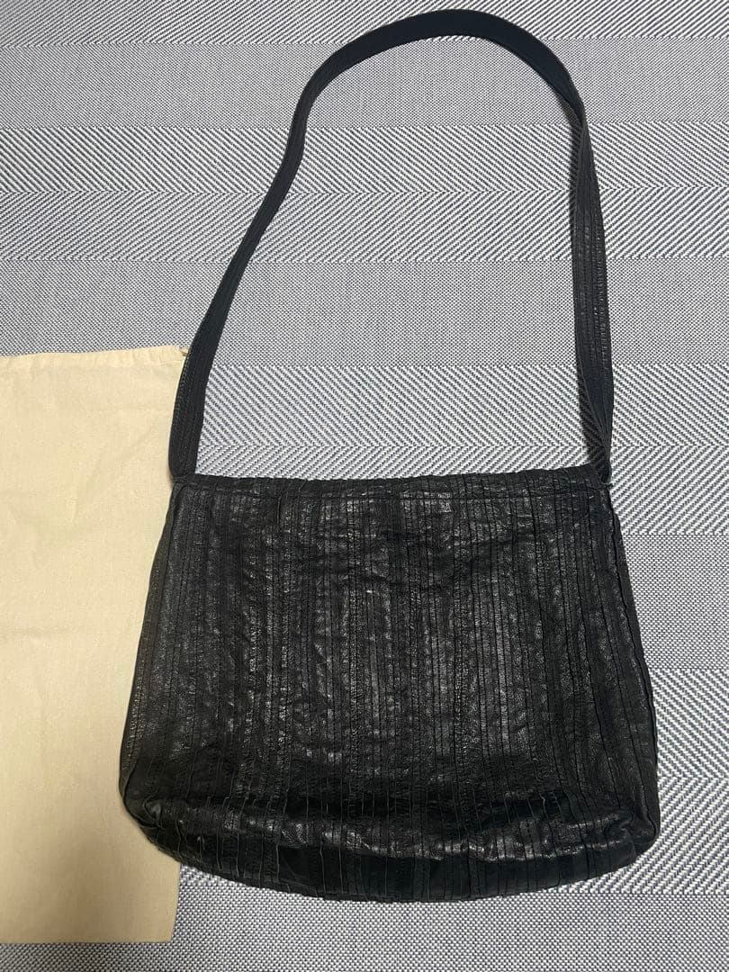 ヨーガンレール　斜め掛けメッセンジャーバッグ