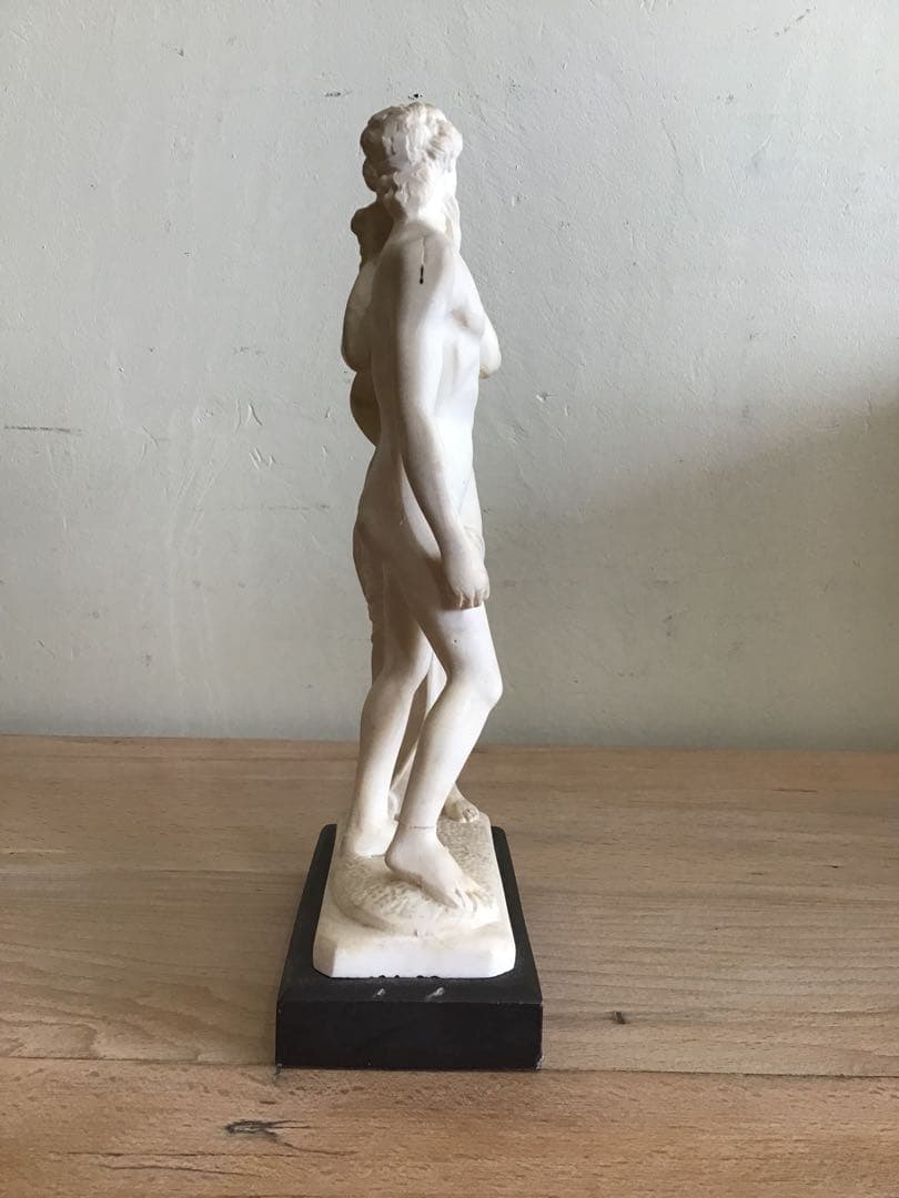 西洋彫刻　男女の抱擁 石膏彫刻 オブジェ　置物　25.5cm