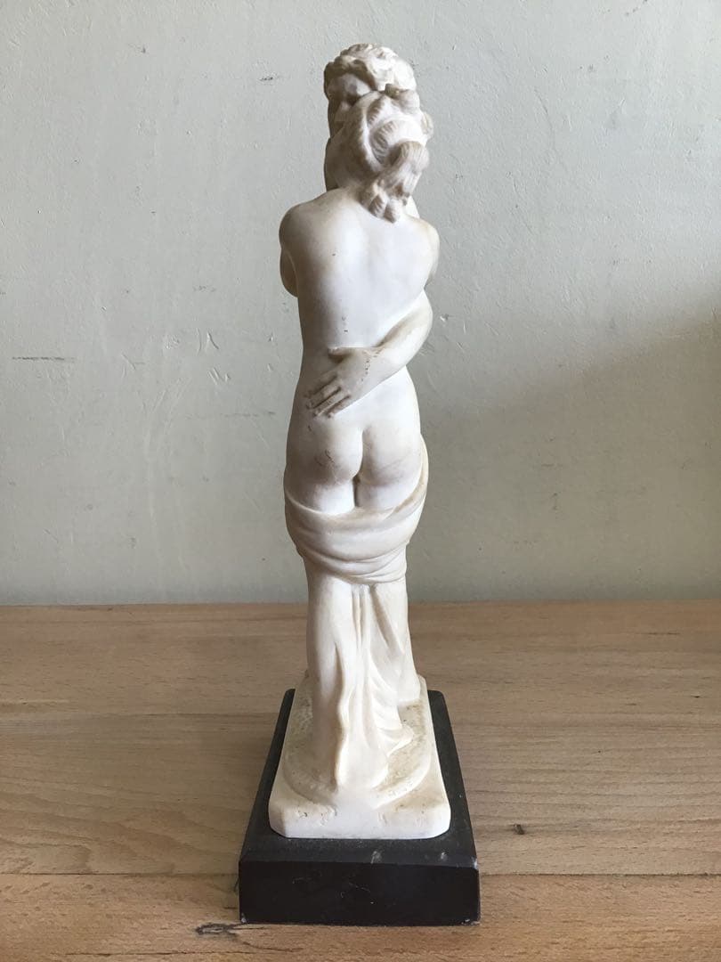 西洋彫刻　男女の抱擁 石膏彫刻 オブジェ　置物　25.5cm