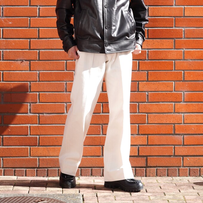 PORT BY ARK】極上のシルエットの白デニムパンツ。 / スタッフブログ