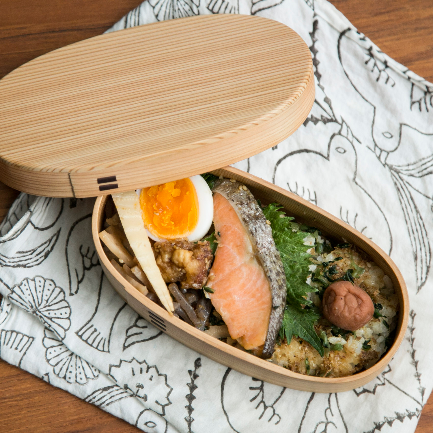 秋田杉の小判弁当 小（塗装あり） -無理なく続ける、曲げわっぱ生活